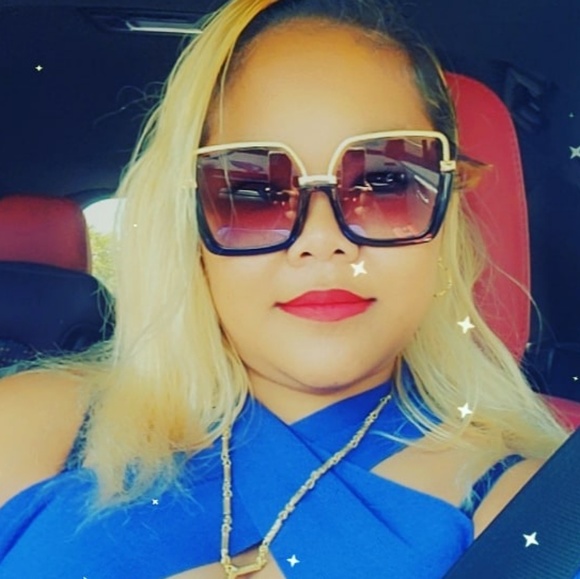 Meet your Posher, Rachel - Picture 1 of 1